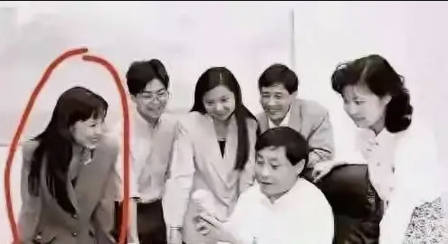 宗庆后42岁逆袭，靠这3招赚到第一桶金